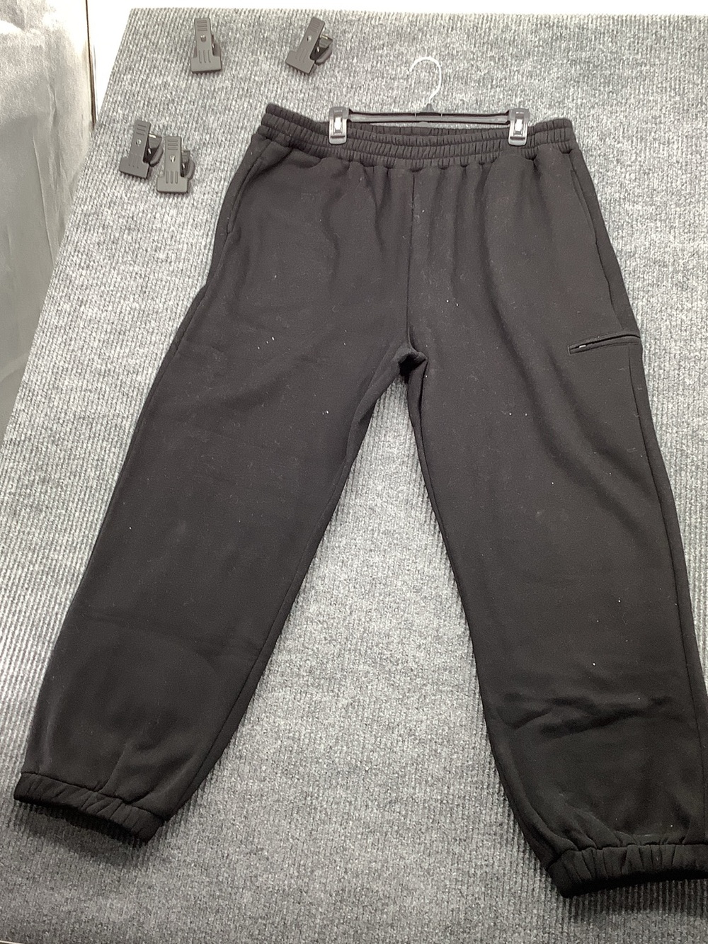 Comfrt Black Fleece Joggers with Zip Pocket